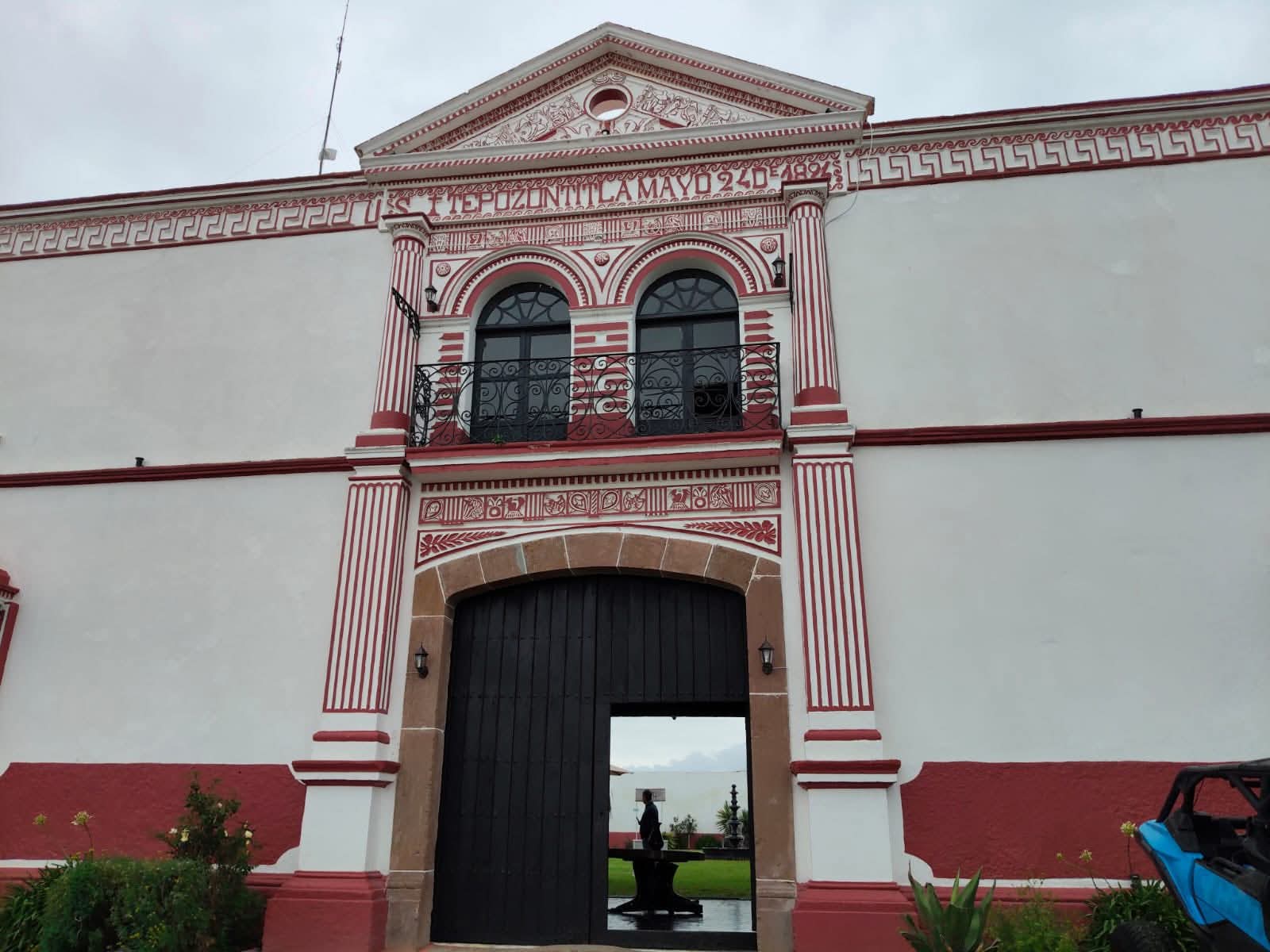 Hacienda Tepozontitla recibe su certificado de Registro Nacional de Turismo